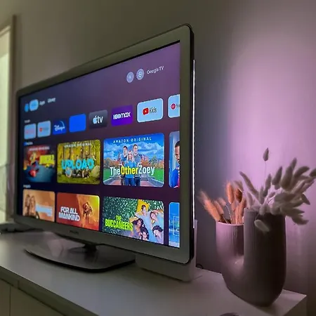 公寓 Simcity I Free Parking,24 7 Self Check-in, Balcony, Quiet Location With Easy Transportation To Square